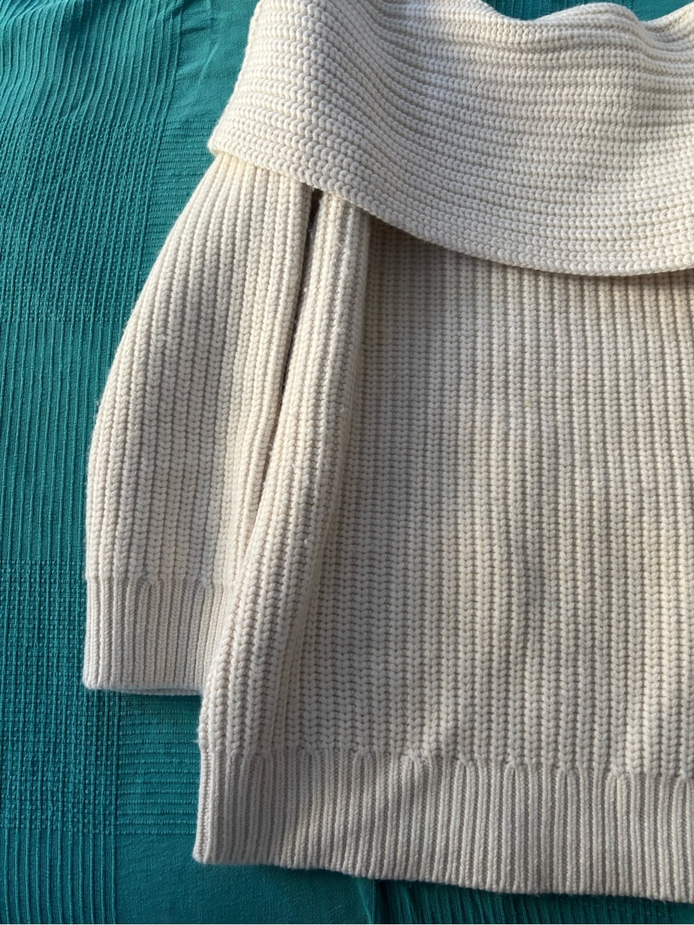 Aritzia - Wilfred Off-the-Shoulder Foldover merino wool Sweater — Cream, LARGE - Picture 10 of 16